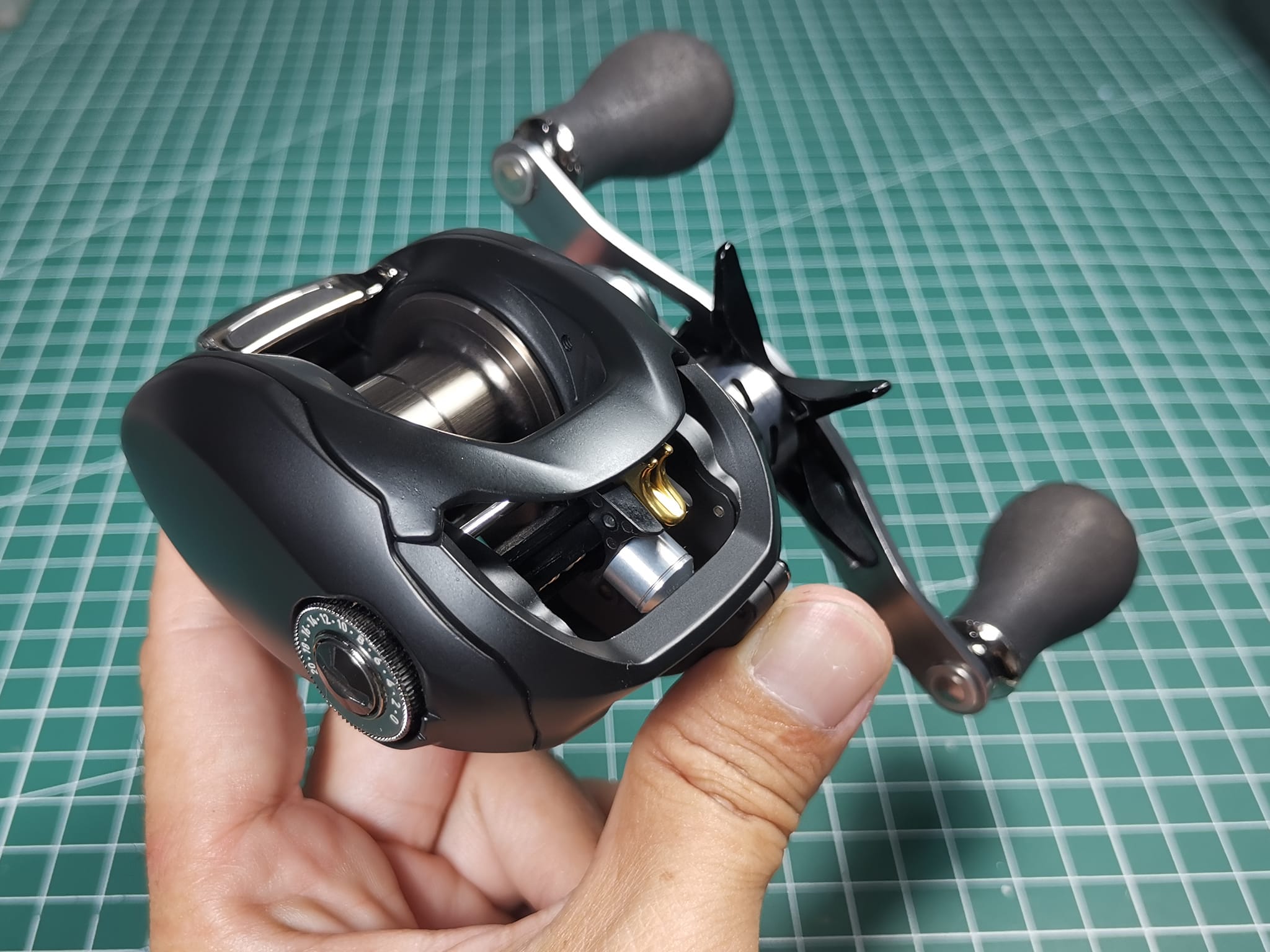 chipped paint fishing reel Custom Repainting & Hand-Painted Service Painting a reel with Alumahyde