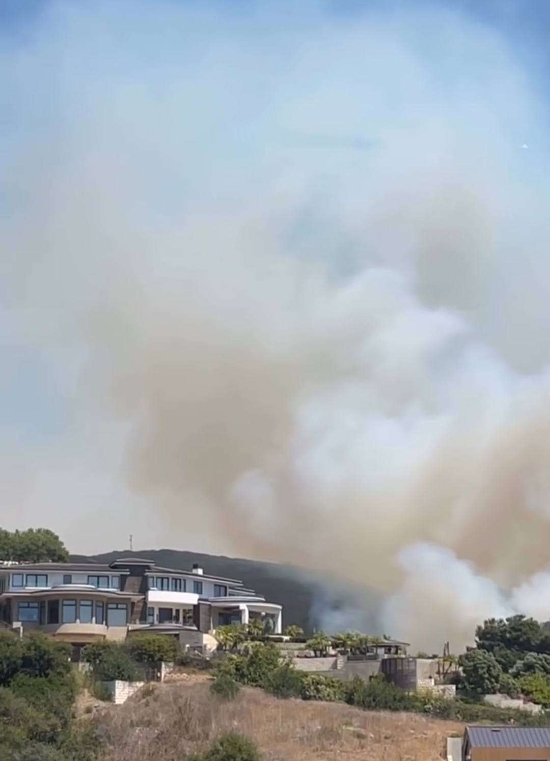 Christina - #california 🔥 #BreakingNews Mandatory Evacuations in Laguna ...