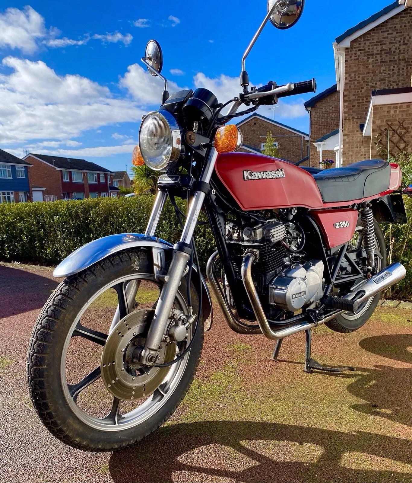 れお　赤S2 Ready to relive the glory days of the 80s? This red Kawasaki Z250