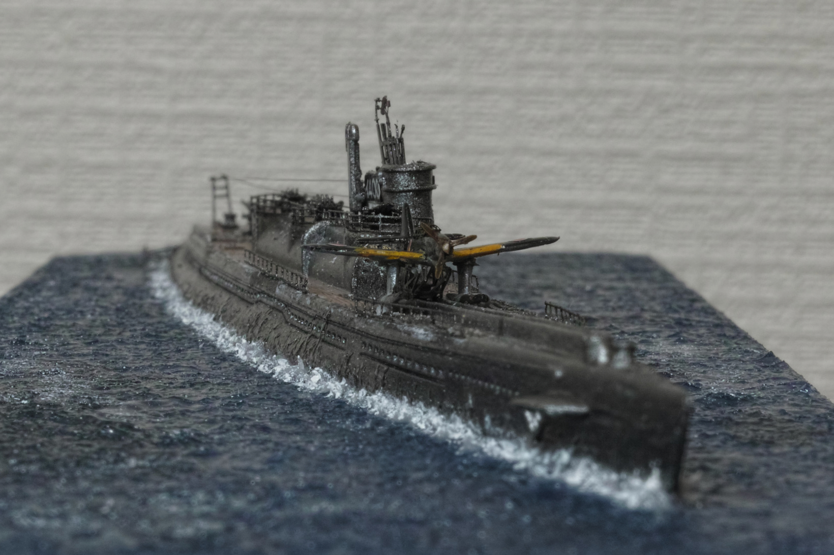 伊400型潜水艦、伊400(ピットロード、1/700)です。船体は作ったまま