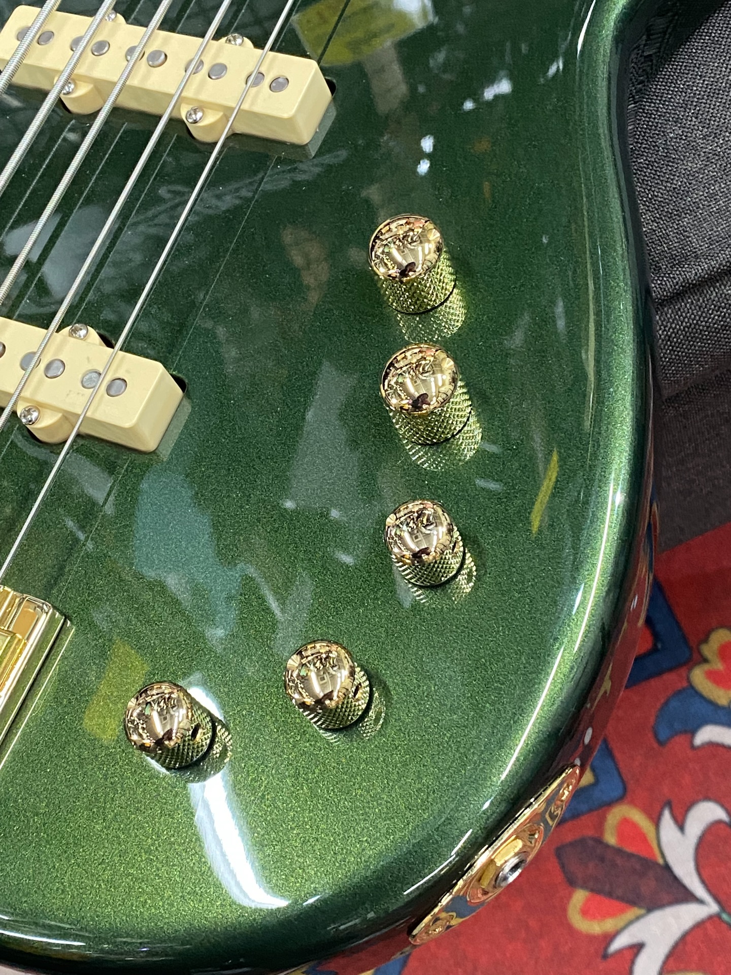 Charvel ( シャーベル ) Pro-Mod San Dimas Bass JJ V, Lambo Green