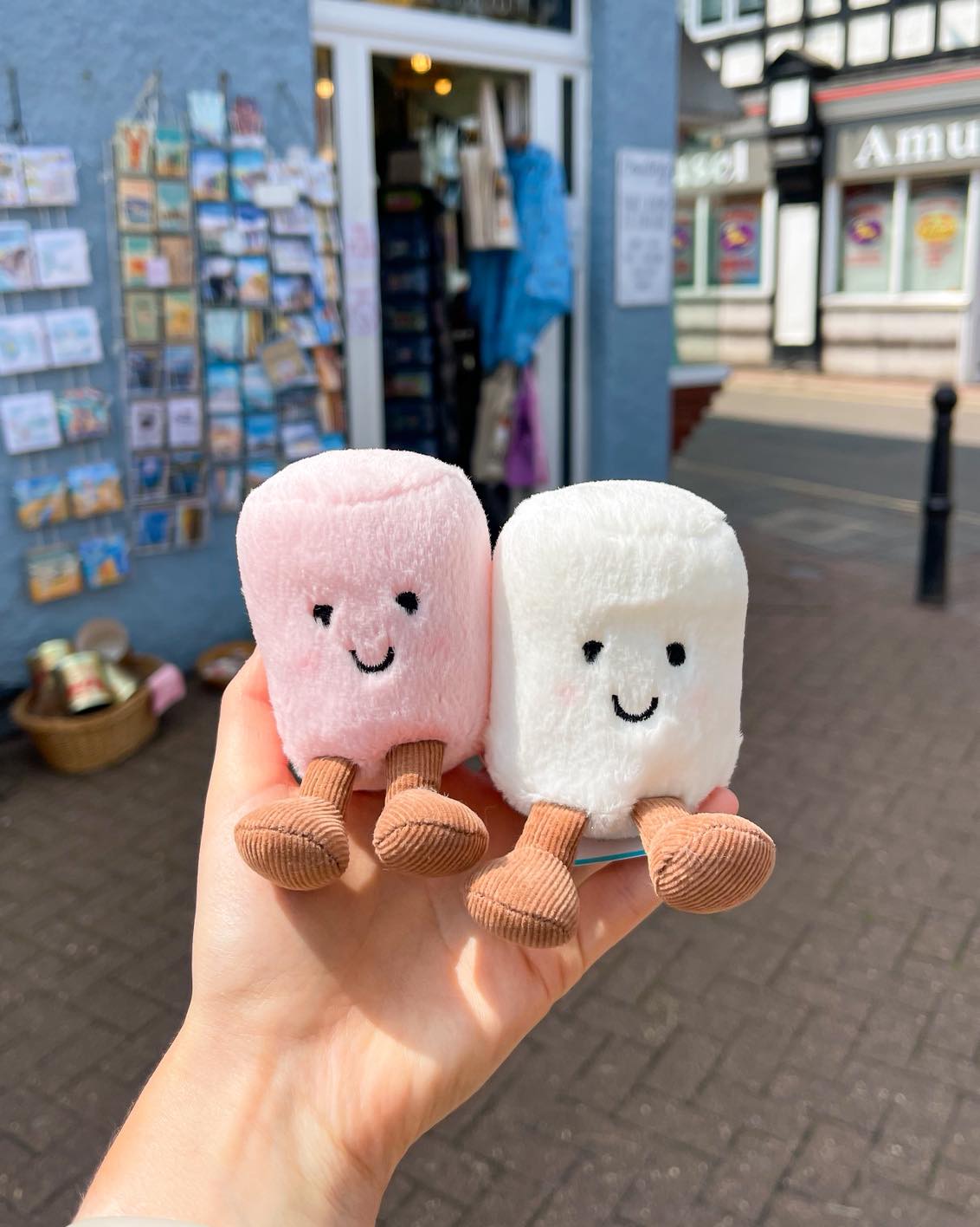 Jellycat Hot Chocolate with marshmallows, in the shop now