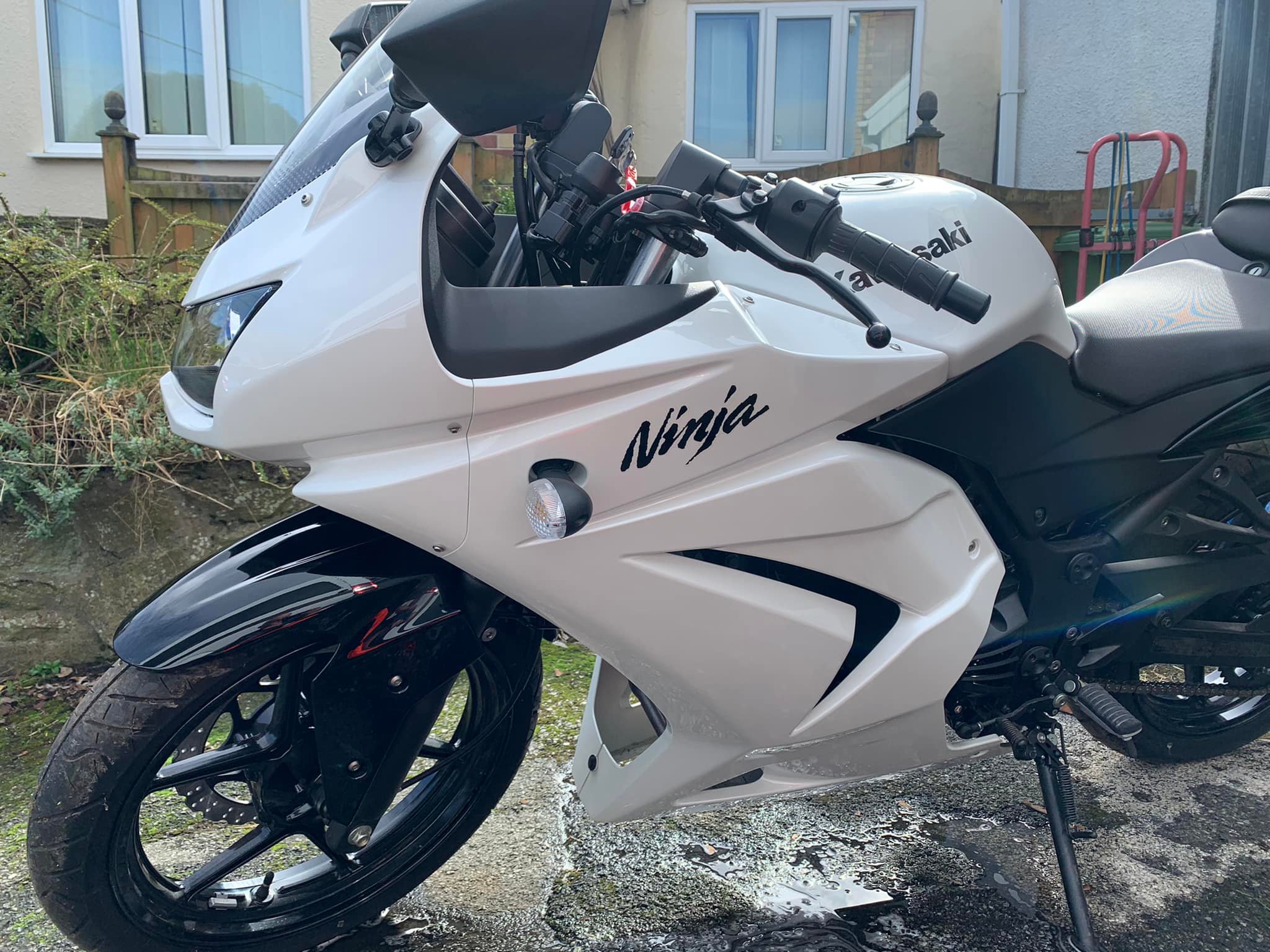 Kawasaki ninja 250,63 plate,white,like new Less than 6 miles from