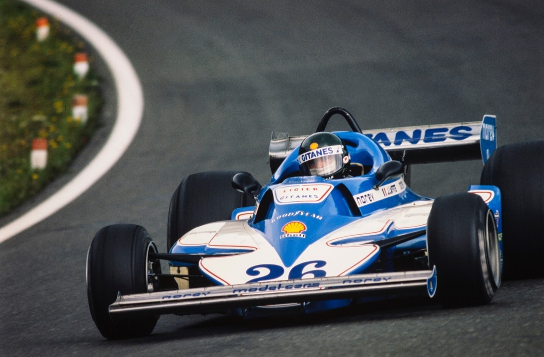 Jacques Laffite and his Ligier JS7 Matra 🔹 • • • ️© All