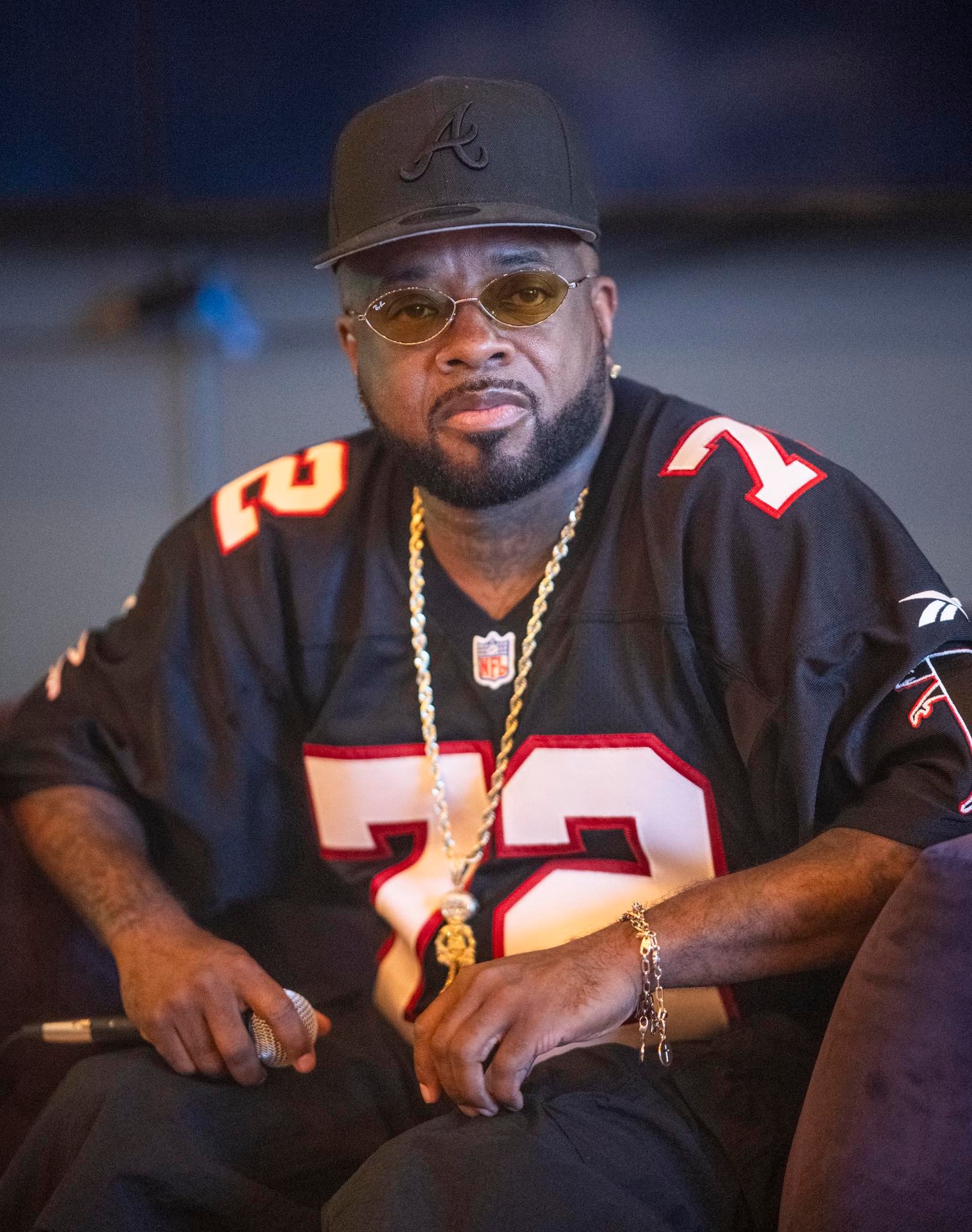 Jermaine Dupri tweeted, “Artist will never learn, once the people 