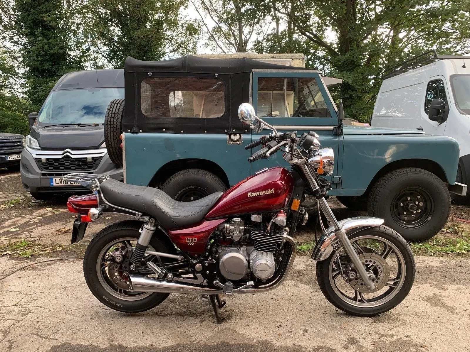 １９８５年のリトグラフ This 1985 Kawasaki ZN700 A2 LTD is a rare find, imported from the
