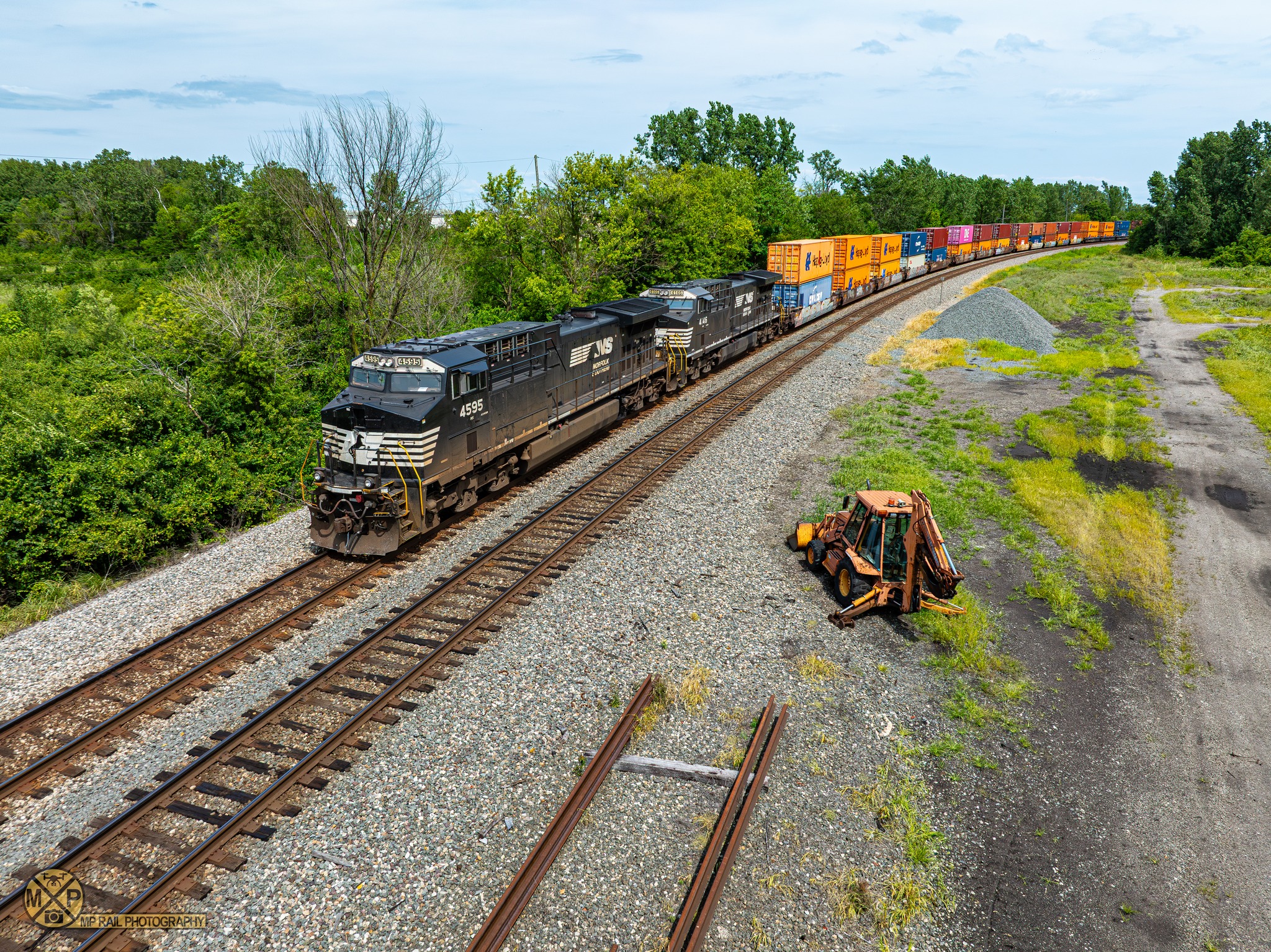 MP - NS intermodal 276 heads into Marion on the Sandusky District with ...