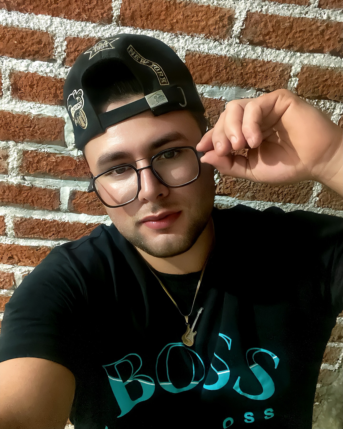 TONY DIAZ Artista