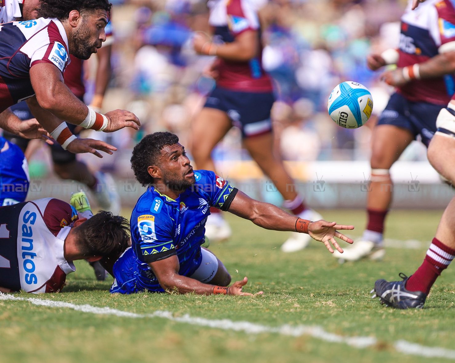 Mai TV - The Queensland Reds lead 19-15 at half time... | Facebook