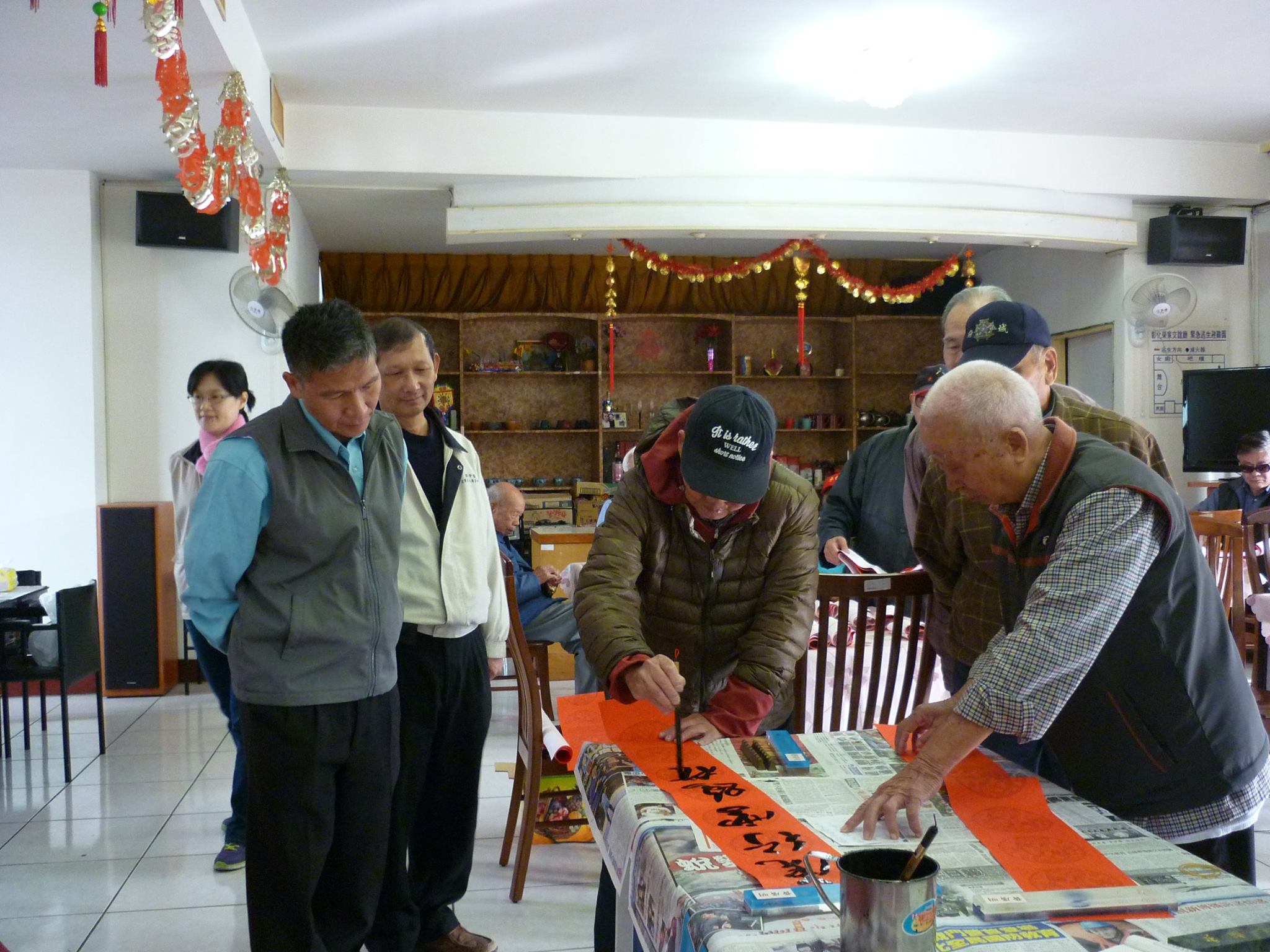 彰化榮譽國民之家 - 力行堂20戶榮民伯伯賴宗德先生，從小就喜愛書法，一直不斷找老師學習，這樣上進持之以恆的學習精神真... | Facebook