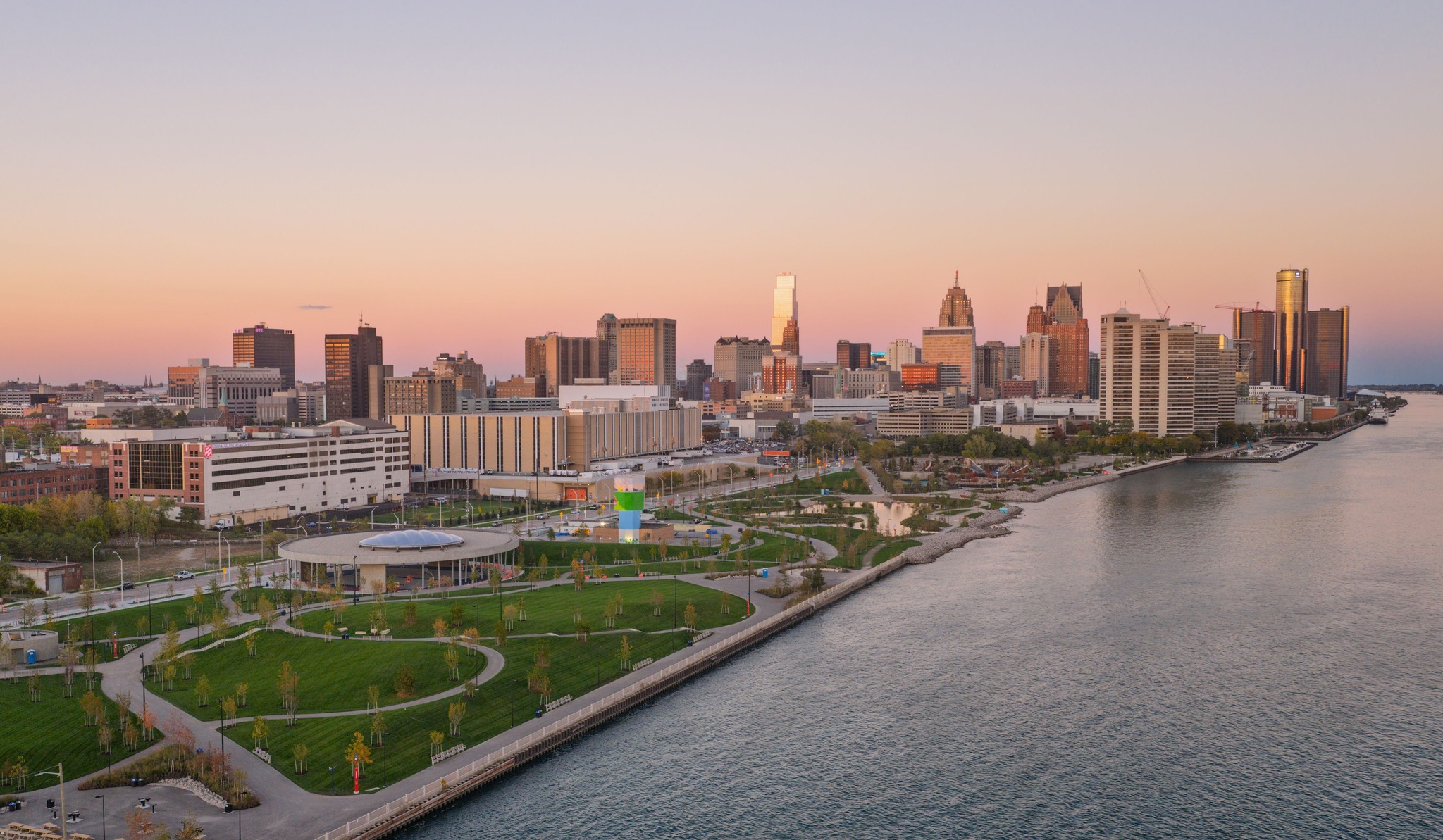 Detroit Riverfront | Detroit MI