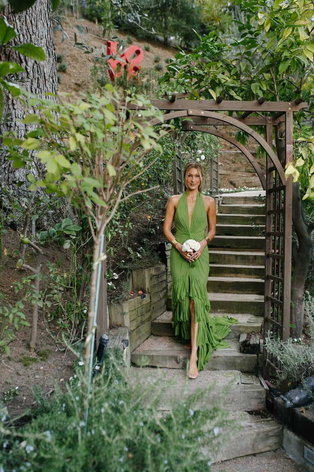 gigi hadid green dress MoniClarks World & Bella Hadid wore dresses of their own choosing et went barefoot for their older sister #Alana's backyard wedding in #LosAngeles. #AlanaHadid, the older sister of Bella Purple Nude