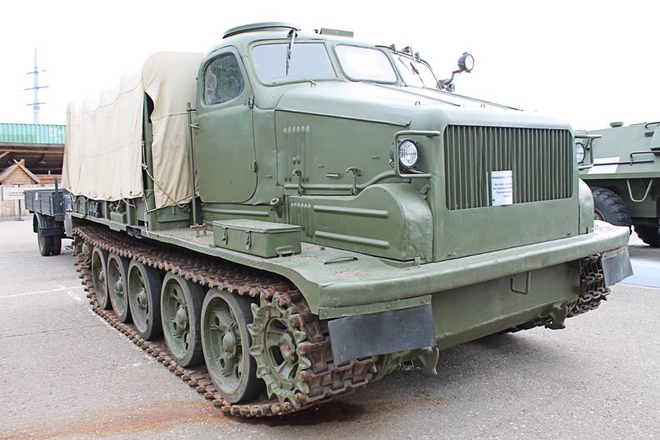 Russian - Soviet Russian AT-T Heavy Artillery Tractor.. 😮 415 HP Diesel ...