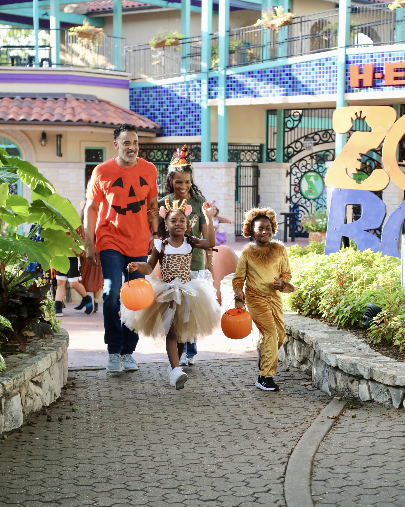 San Antonio Zoo - Come early for Zoo Boo!, Presented by... | Facebook