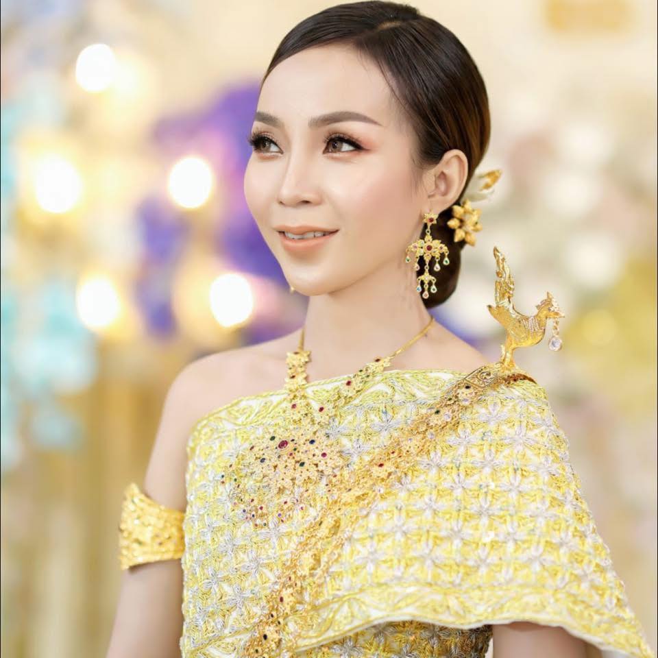 ចុចពីរប៉ក់ឥវ៉ាន់ដល់មុខផ្ទះ ងាយៗ ចូលមកទិញ តាម APP GOODY មោ៎ចា៎... ᰔ💗 ...
