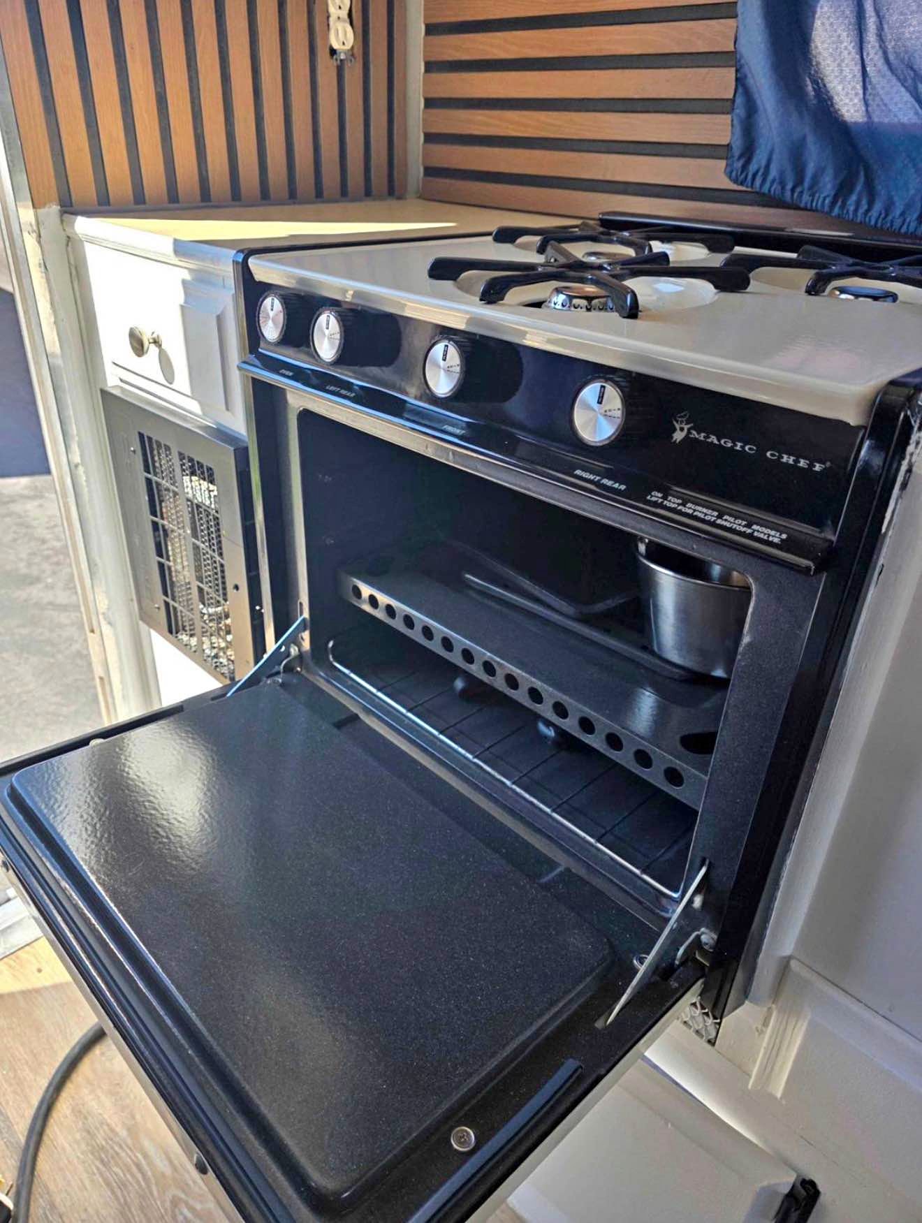 Slide-in Truck Camper w/ Magic Chef Stove - Stoves - Las Vegas, Nevada ...