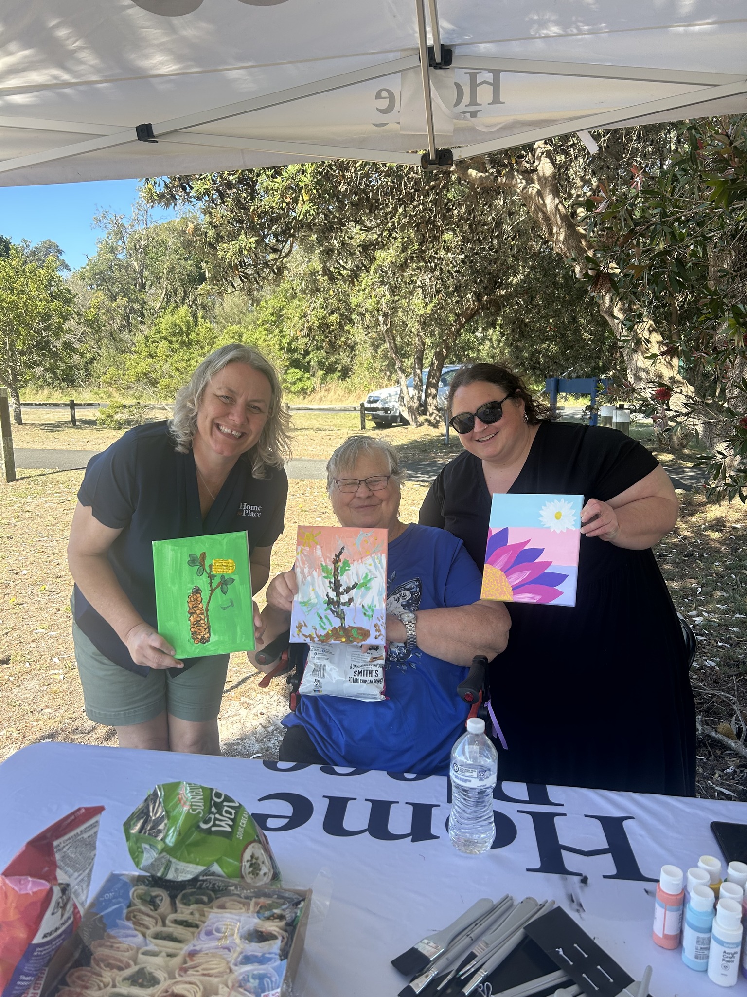 Home in Place - 🎨 Art in the Park – Tuncurry 🎨 Today... | Facebook