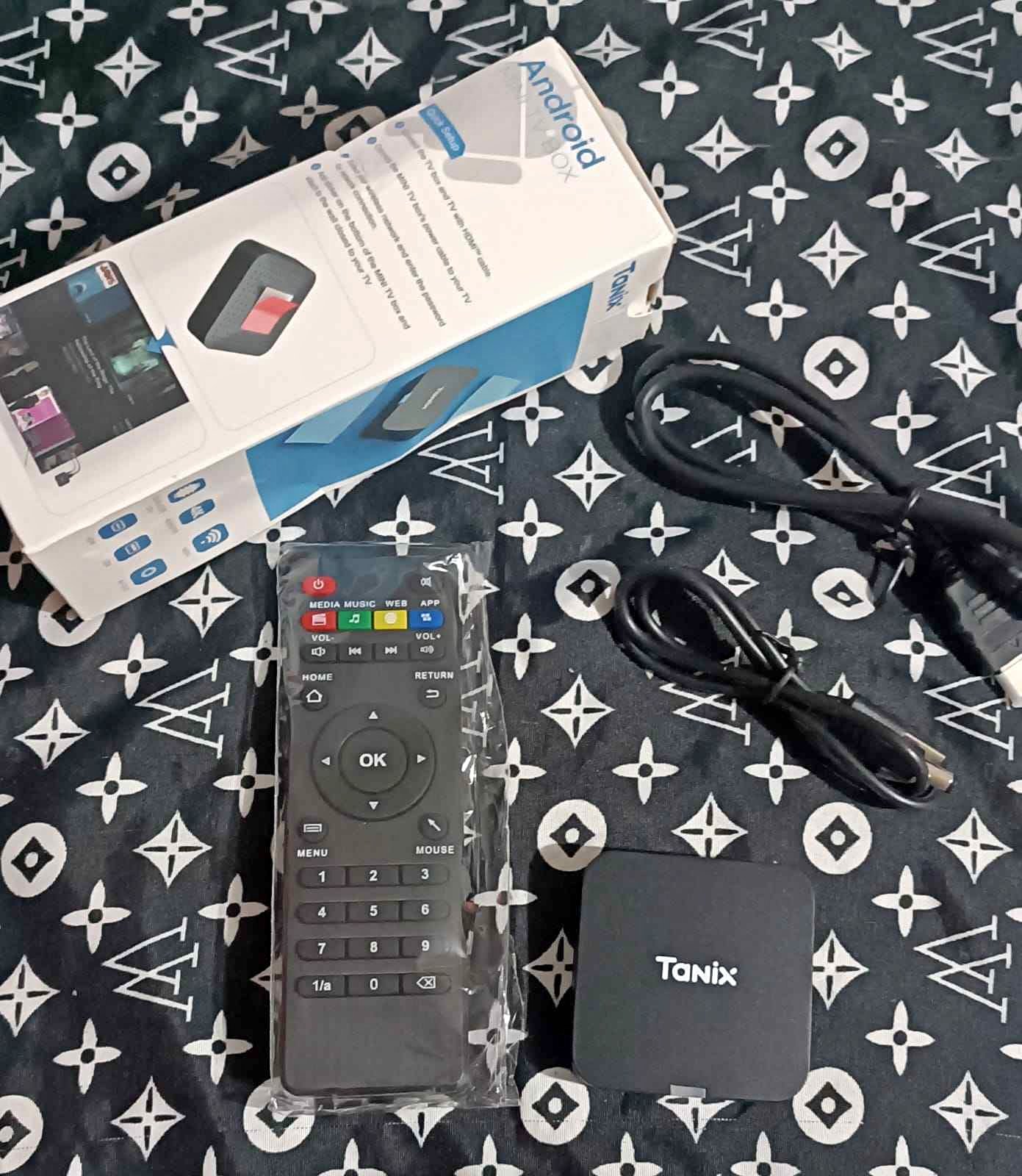 TV BOX8K ANDROID TV 12 4RAM + 32 DE ROM - Internet & Media Streamers ...