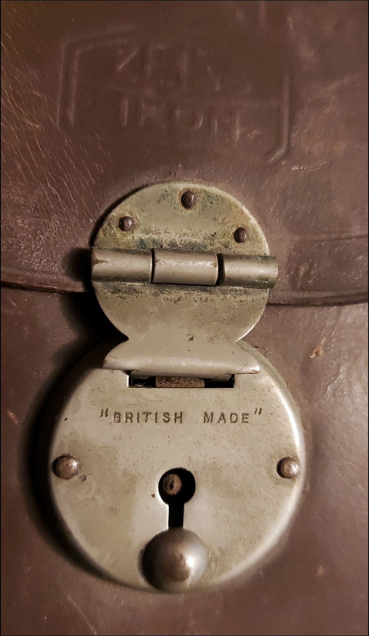 Were Zeiss Ikon's British-made leather cases for international