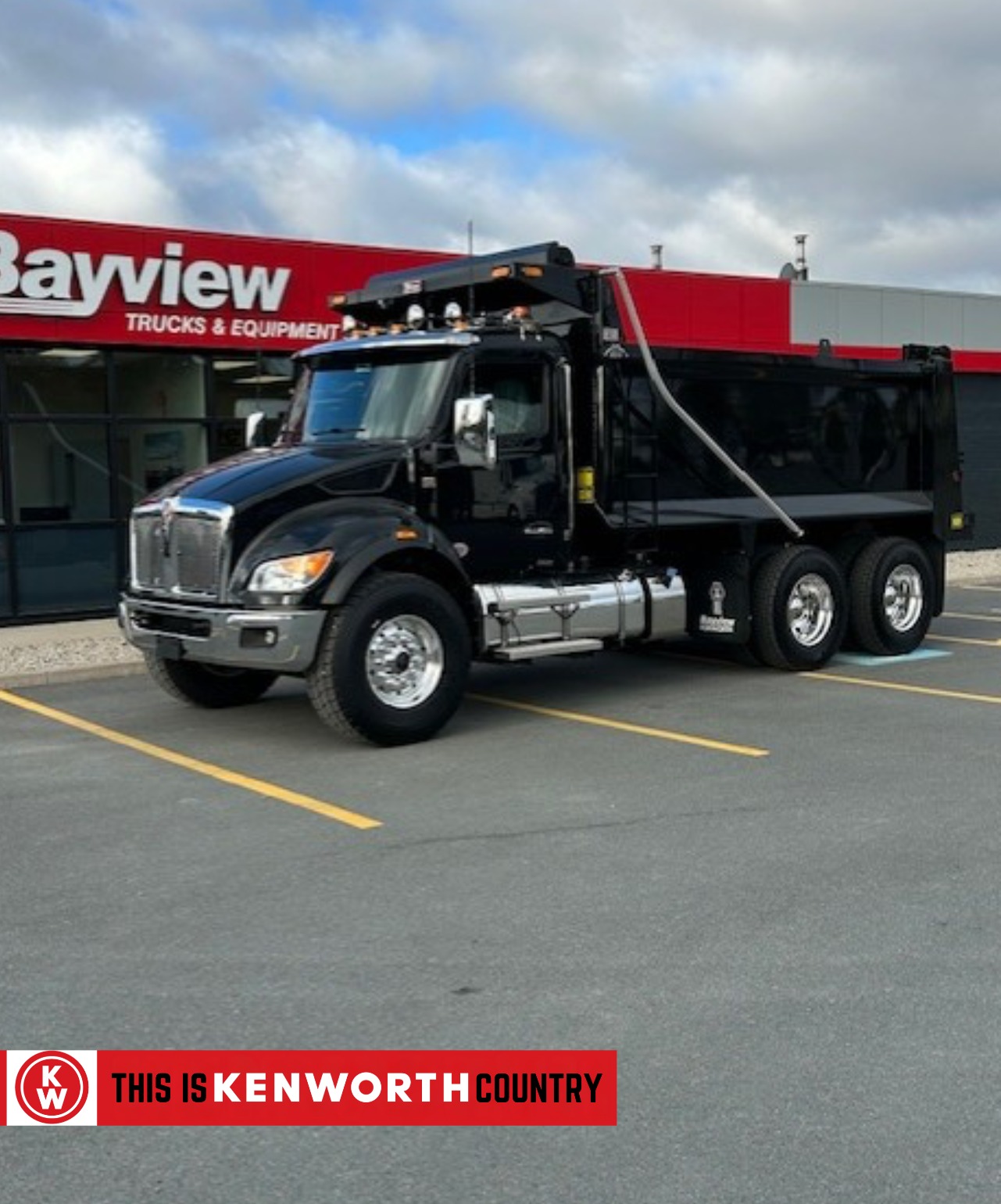 Kenworth T470 with L9 Cummins and Towmaster plows
