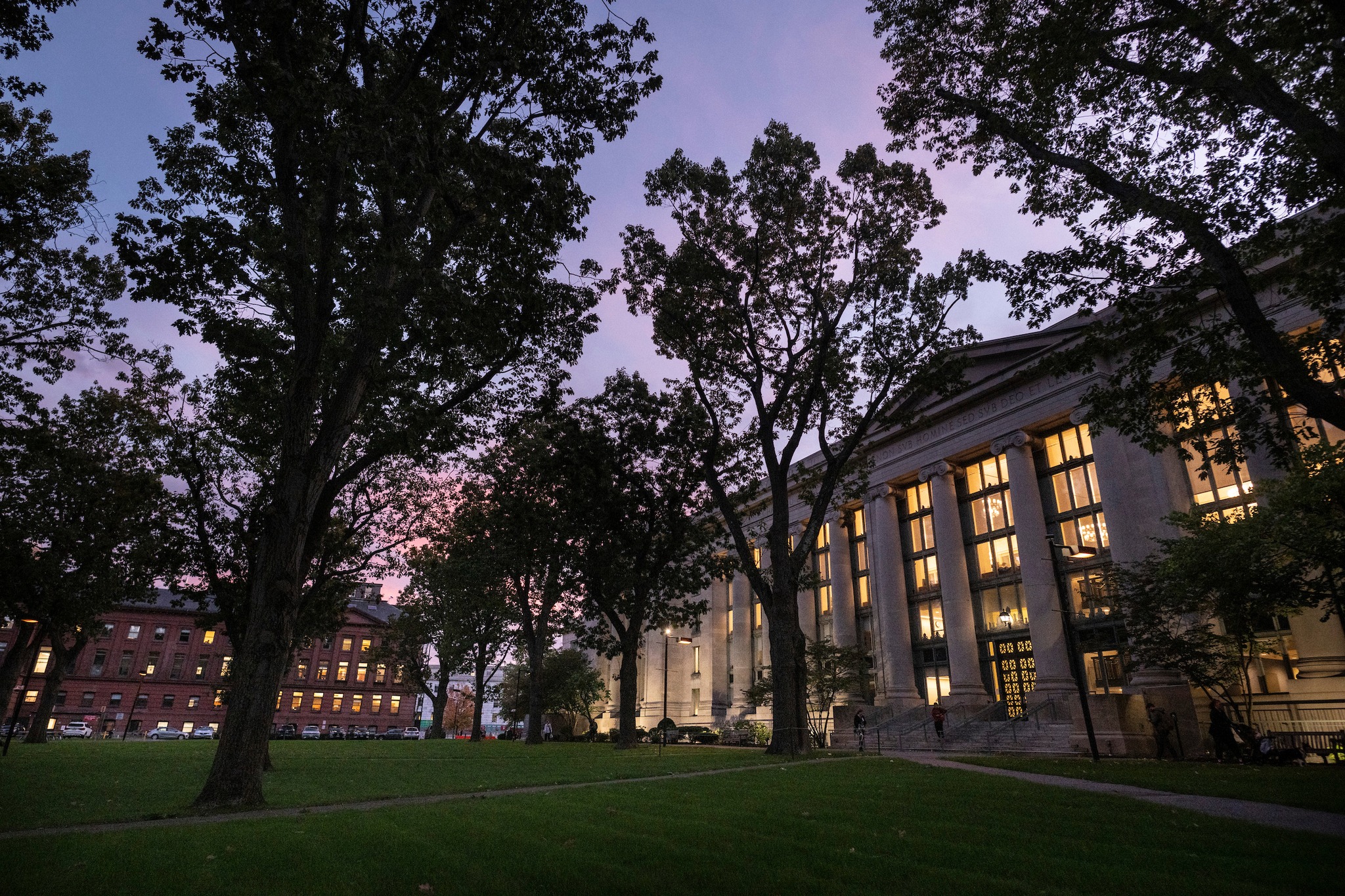 Harvard - Langdell at twilight. (📸 Tony Rinaldo) | Facebook