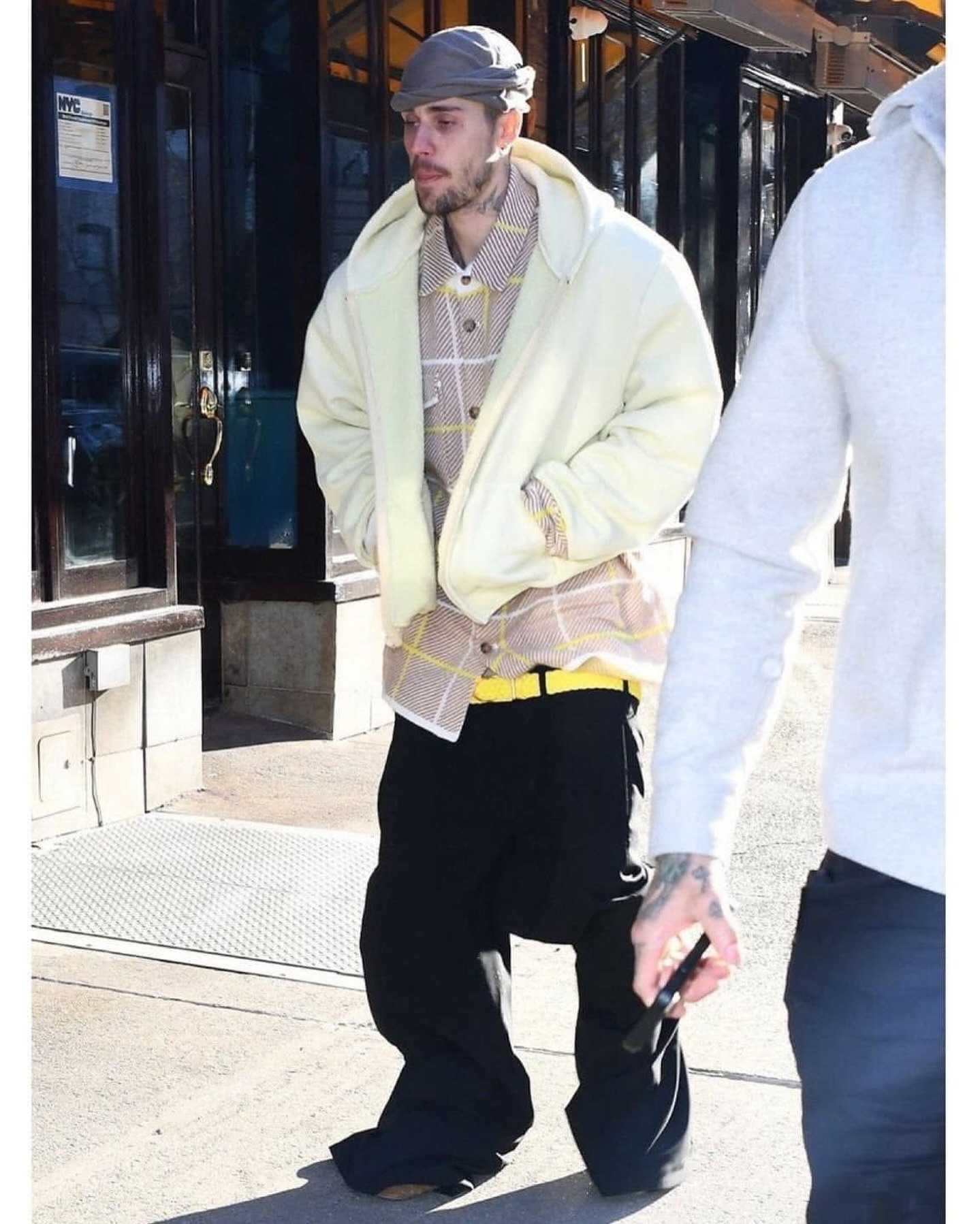 Justin Bieber spotted in baggy jeans heading to recording studio