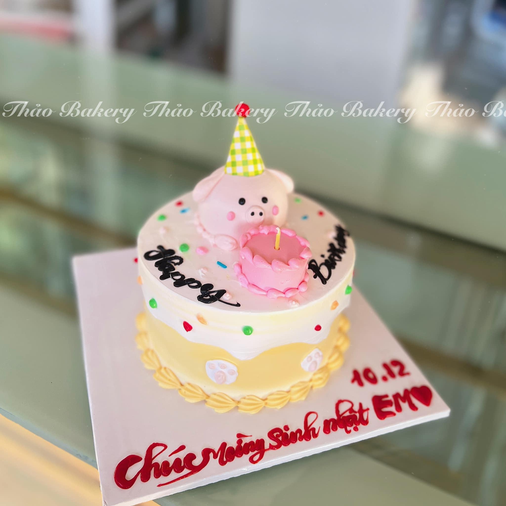 Donut Red Velvet – đỏ nhung quyến rũ, mềm mịn từ miếng đầu tiên. Lớp ...