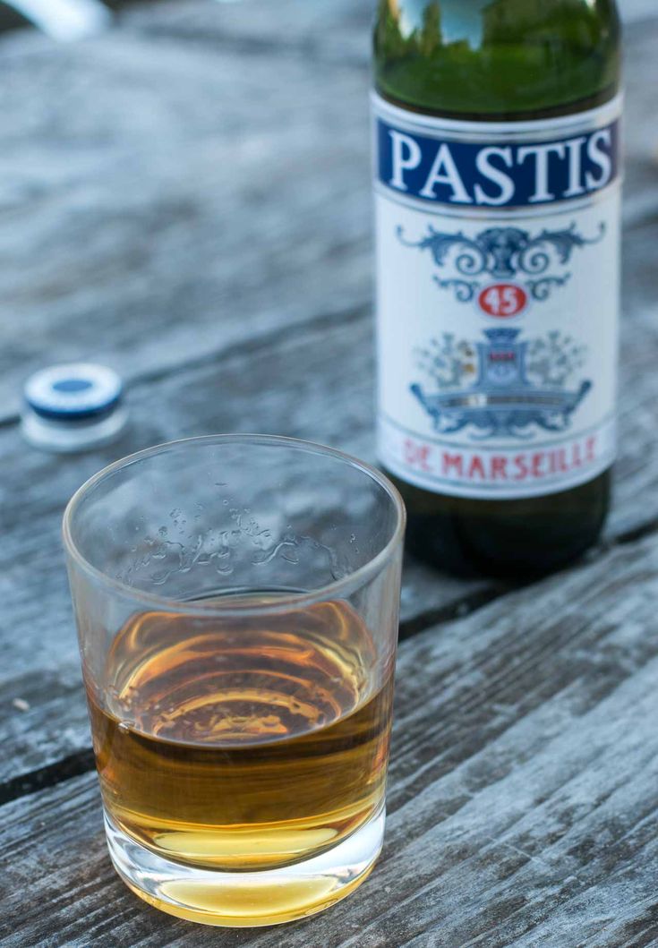 gastronom-a-pastis-franc-s-el-licor-anisado-del-sur-de-francia