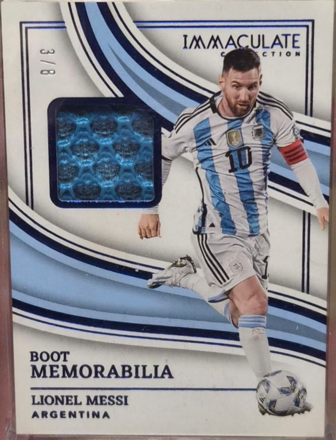 Messi's match-worn laces are inside this card 🤯