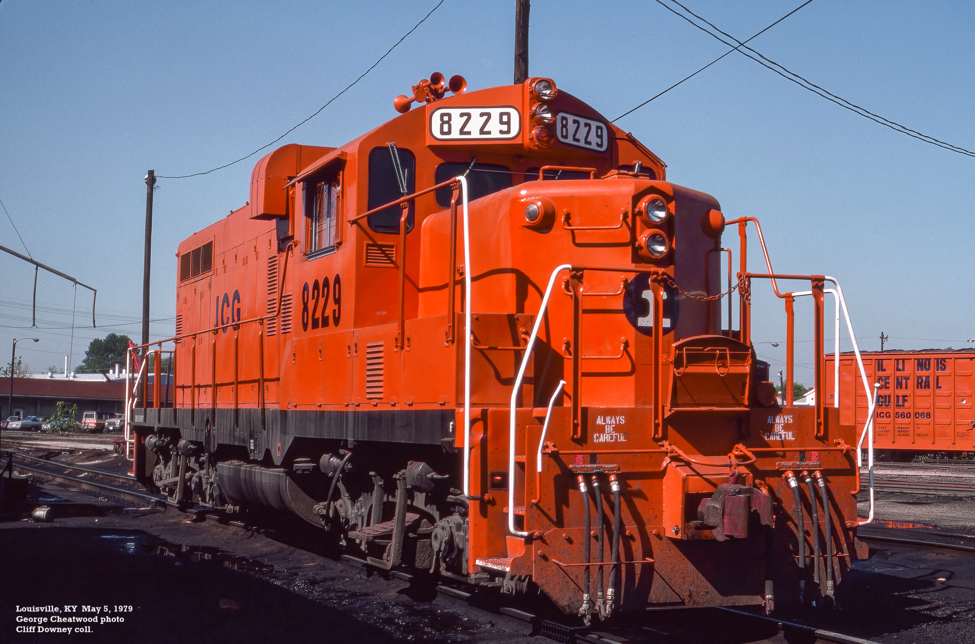 Illinois Central Gulf locomotive in Great Pumpkin scheme
