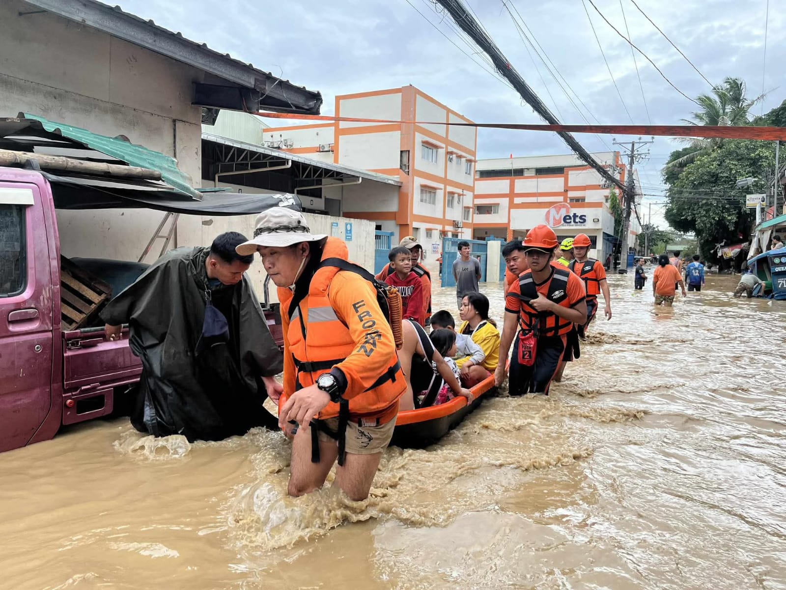 INQUIRER.net - LOOK: The Coast Guard District Central Visayas conducts ...