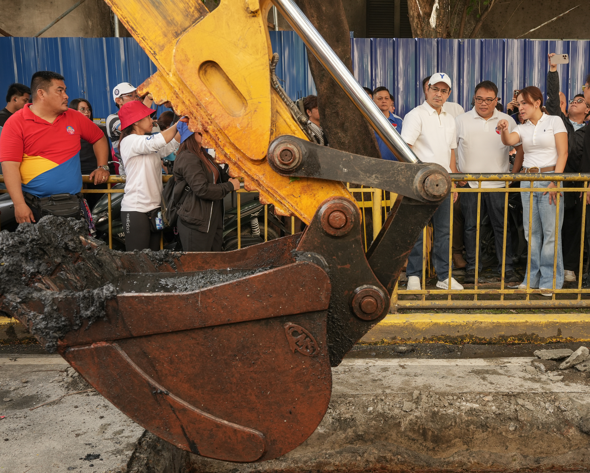 News5 - DECLOGGING OPS SA MAYNILA Personal na binisita nina Mayor Isko ...
