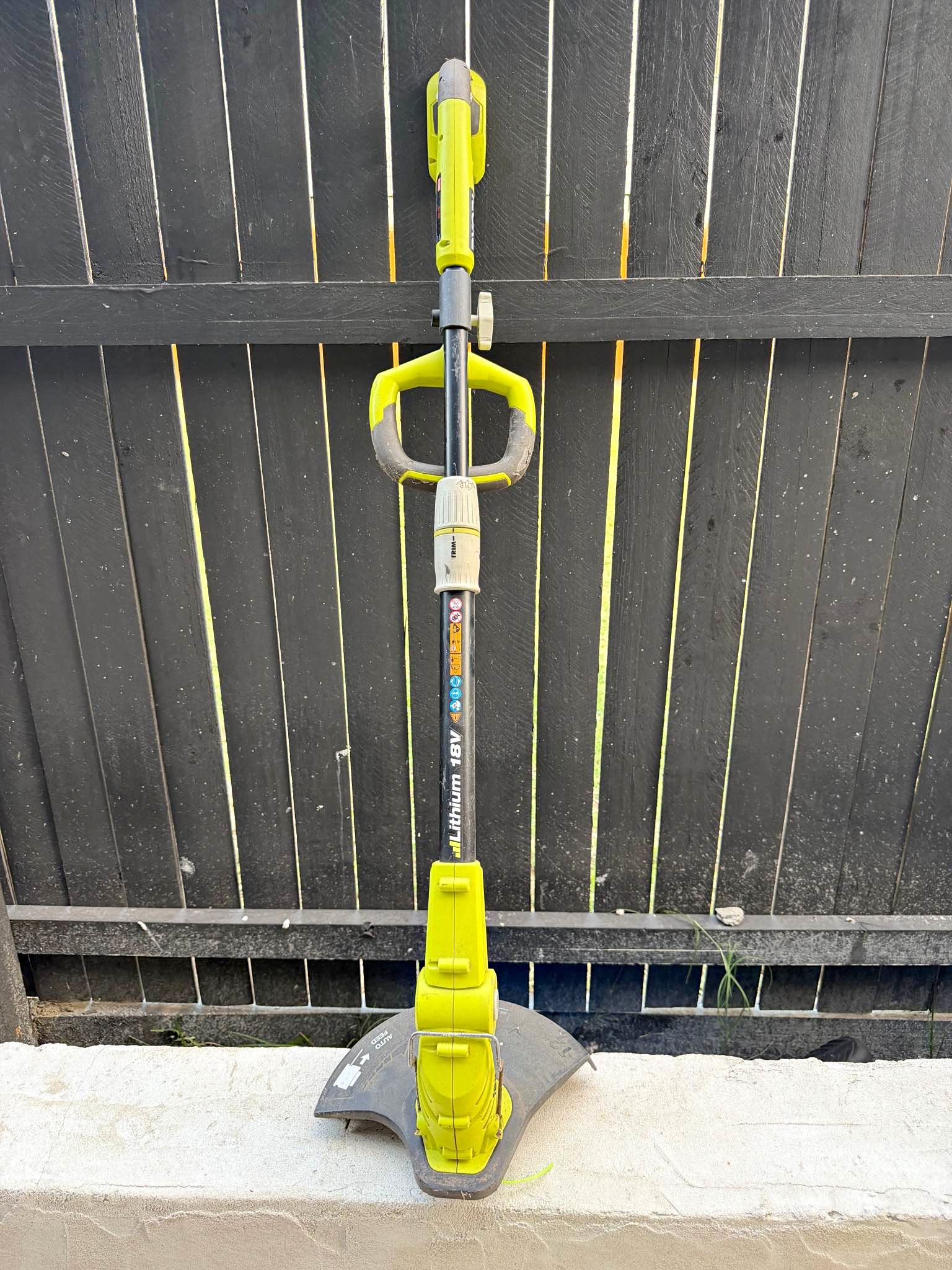 Bushranger B21 Line Trimmer / Brush Cutter – Needs Service - Edgers ...