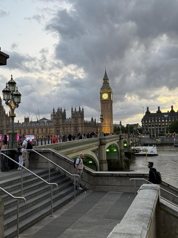 Streets of London | The historic Tower Bridge standing tall over the ...