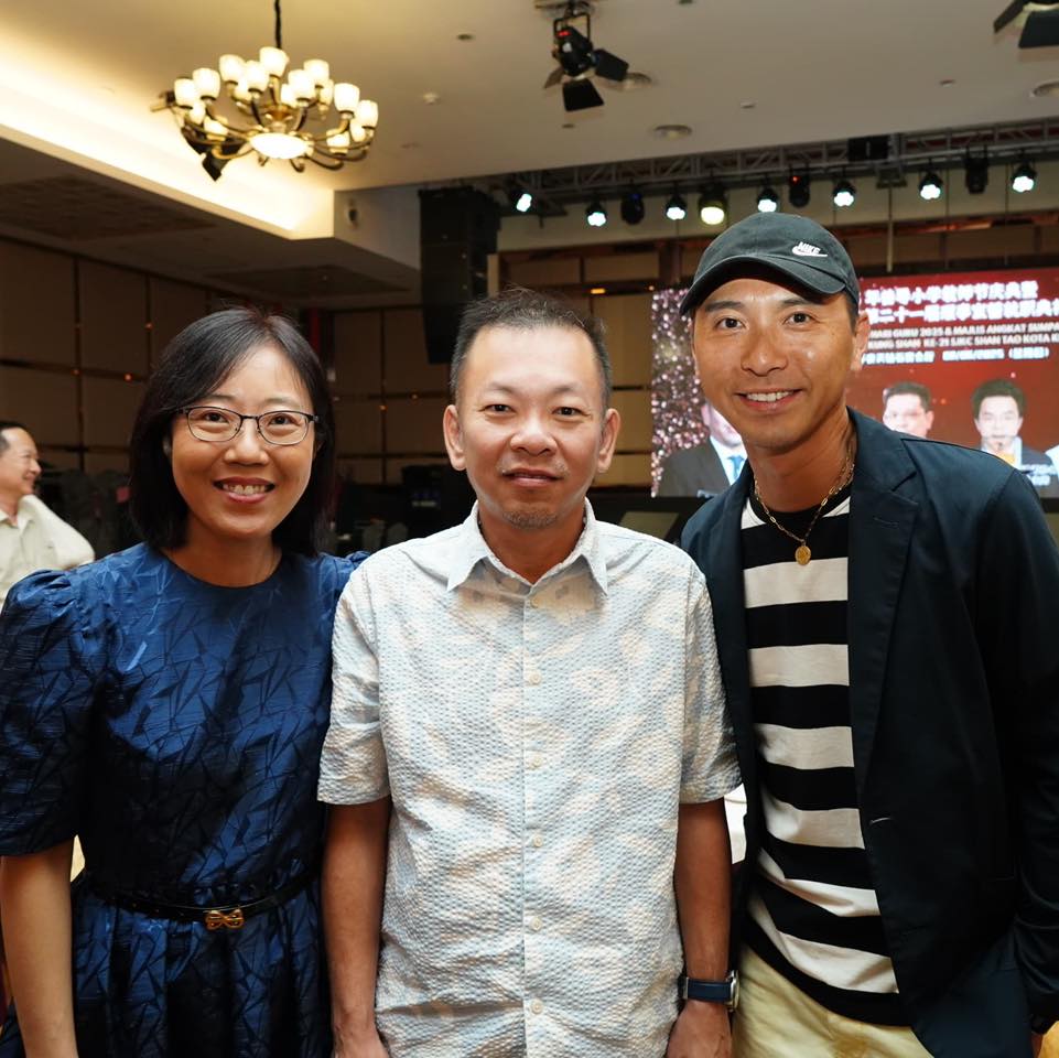 香港TVB艺人黄子恒 Hugo Wong 昨晚闪现亚庇。😄... - Chan Foong Hin 陈泓缣 | Facebook