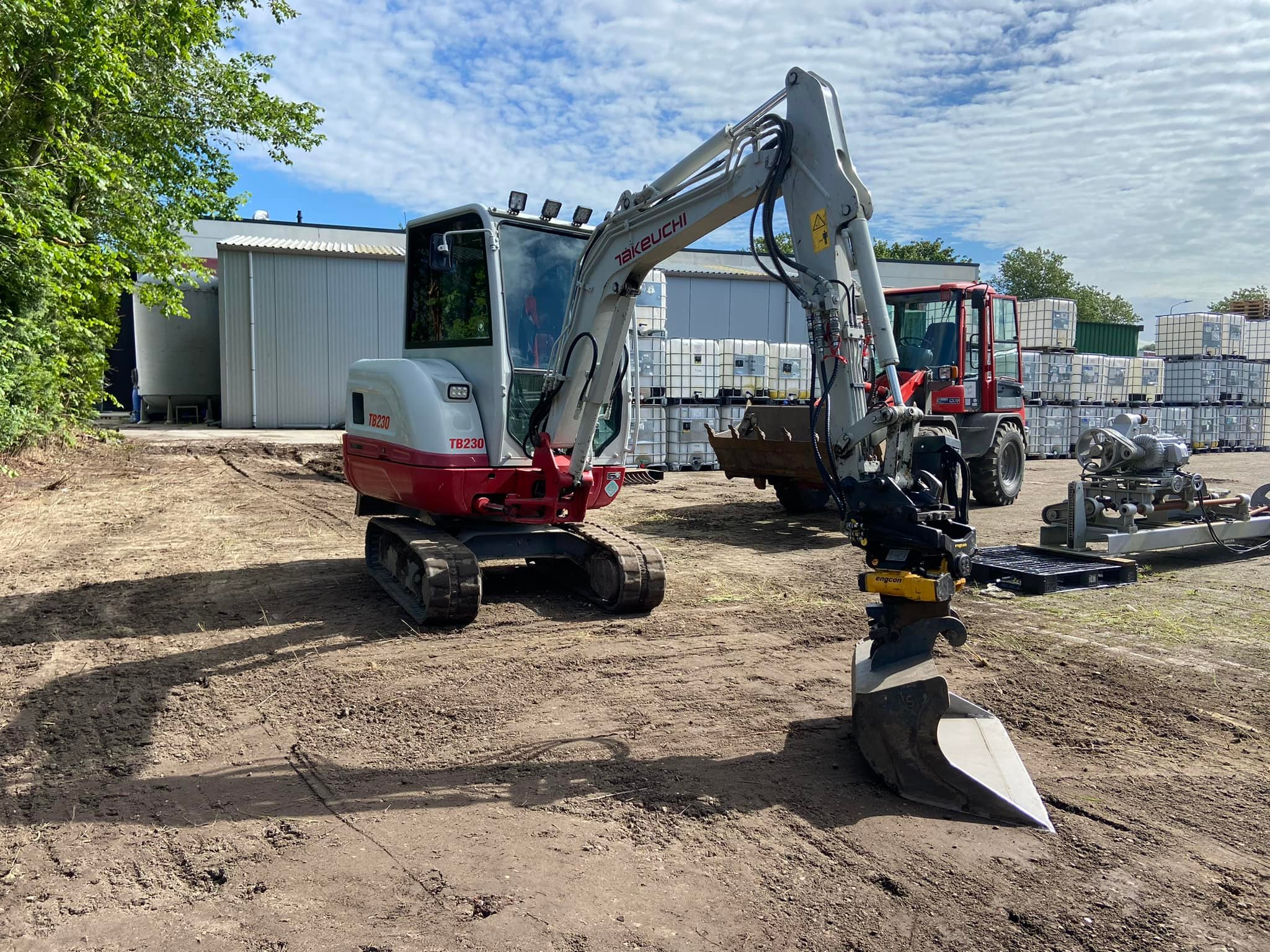 S.G. - Te Koop Zeer Nette Takeuchi Tb230 Merk: Takeuchi Type: Tb 230 ...