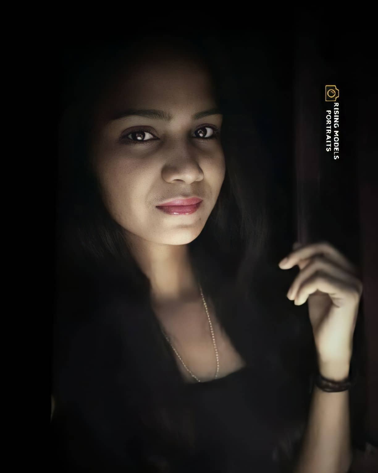 🔵 DM to get FEATUREED for FREE 💃... - Rising Models Portraits