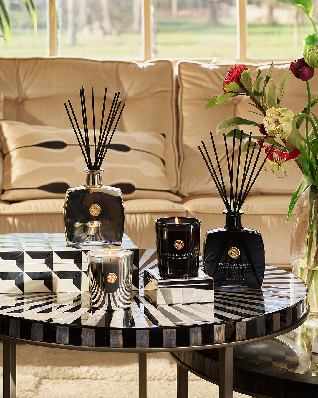 Ground your space in warmth with the opulent notes of our Private Collection Woody scents. Ready to wrap your home in pure luxury? 🫶 Get yours here >> https://rituals.world/3LM1Q85