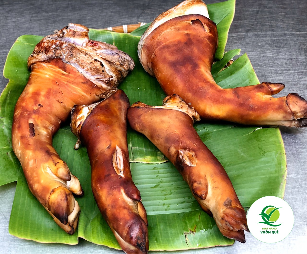 🔥 Giò Heo Thui Rơm 🔥... - Bếp Vườn Quê - Lợn Mán Mẹt 6 Món