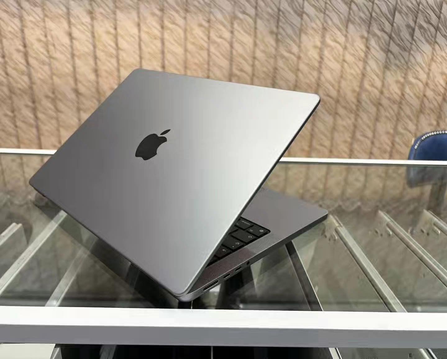 ? MACBOOK PRO M1 PRO (14-INCH) – POWER UNLEASHED! ? ? Model 