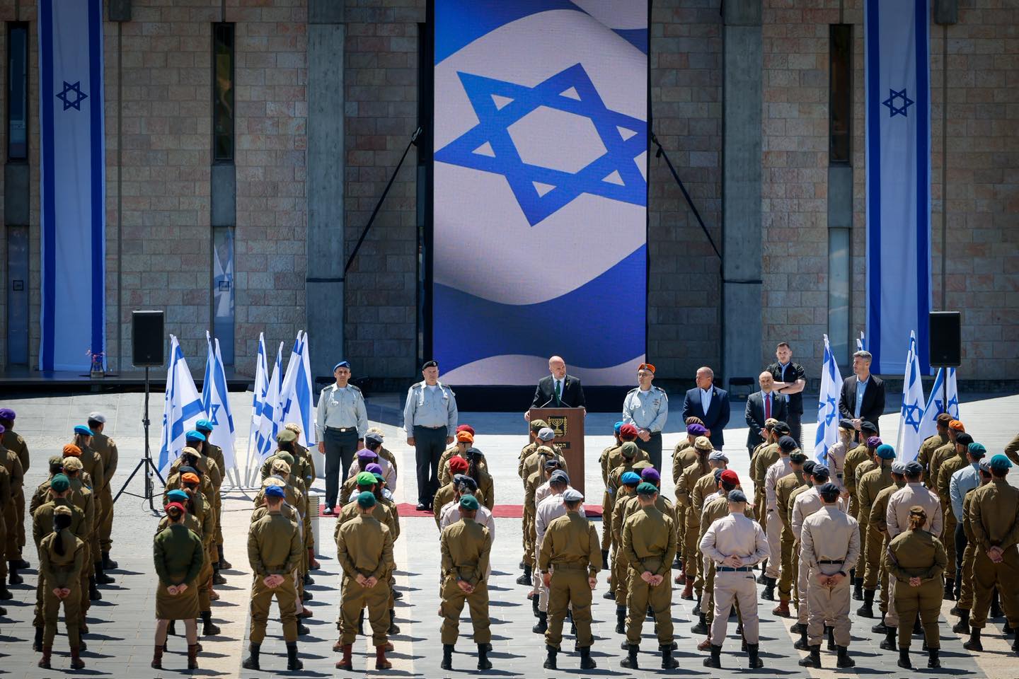 הצטיינות בשגרה מעידה על שילוב של... - Amir Ohana - אמיר אוחנה | Facebook