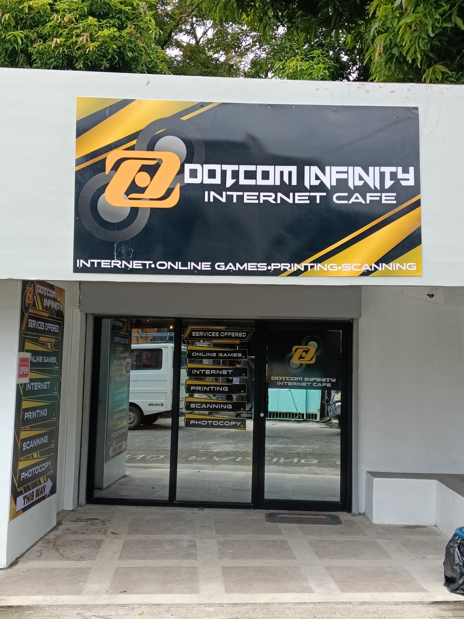 Dotcom Infinity Internet Café | Legazpi