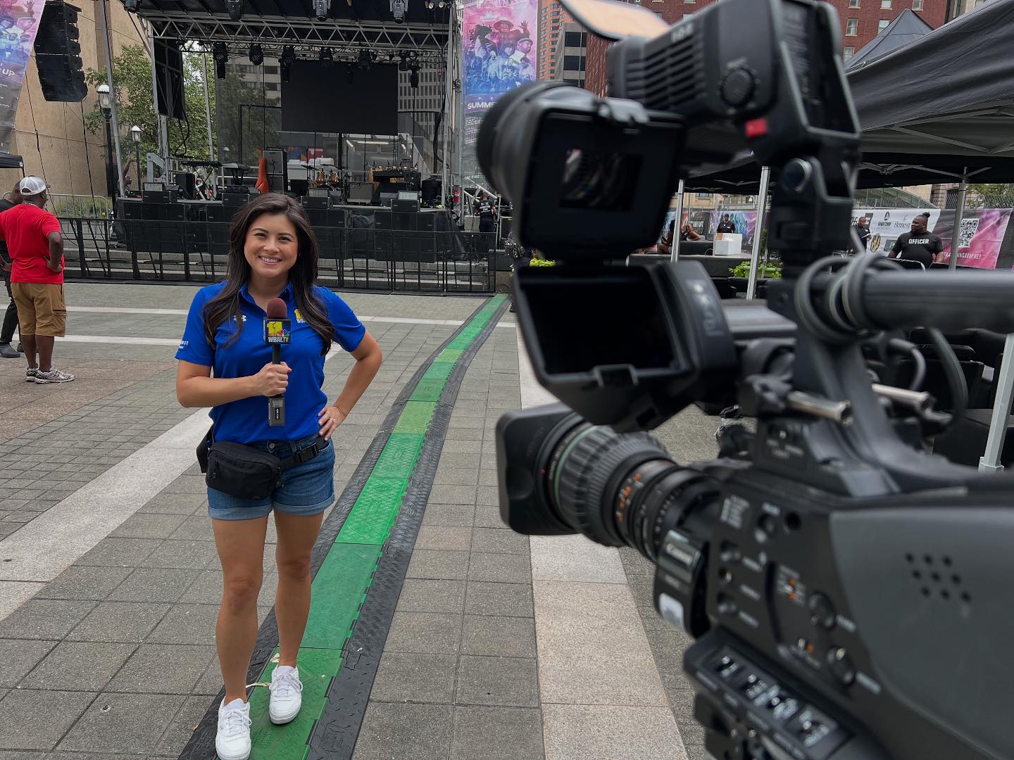 Alena Lee - The fanny pack is an unofficial part of the... | Facebook