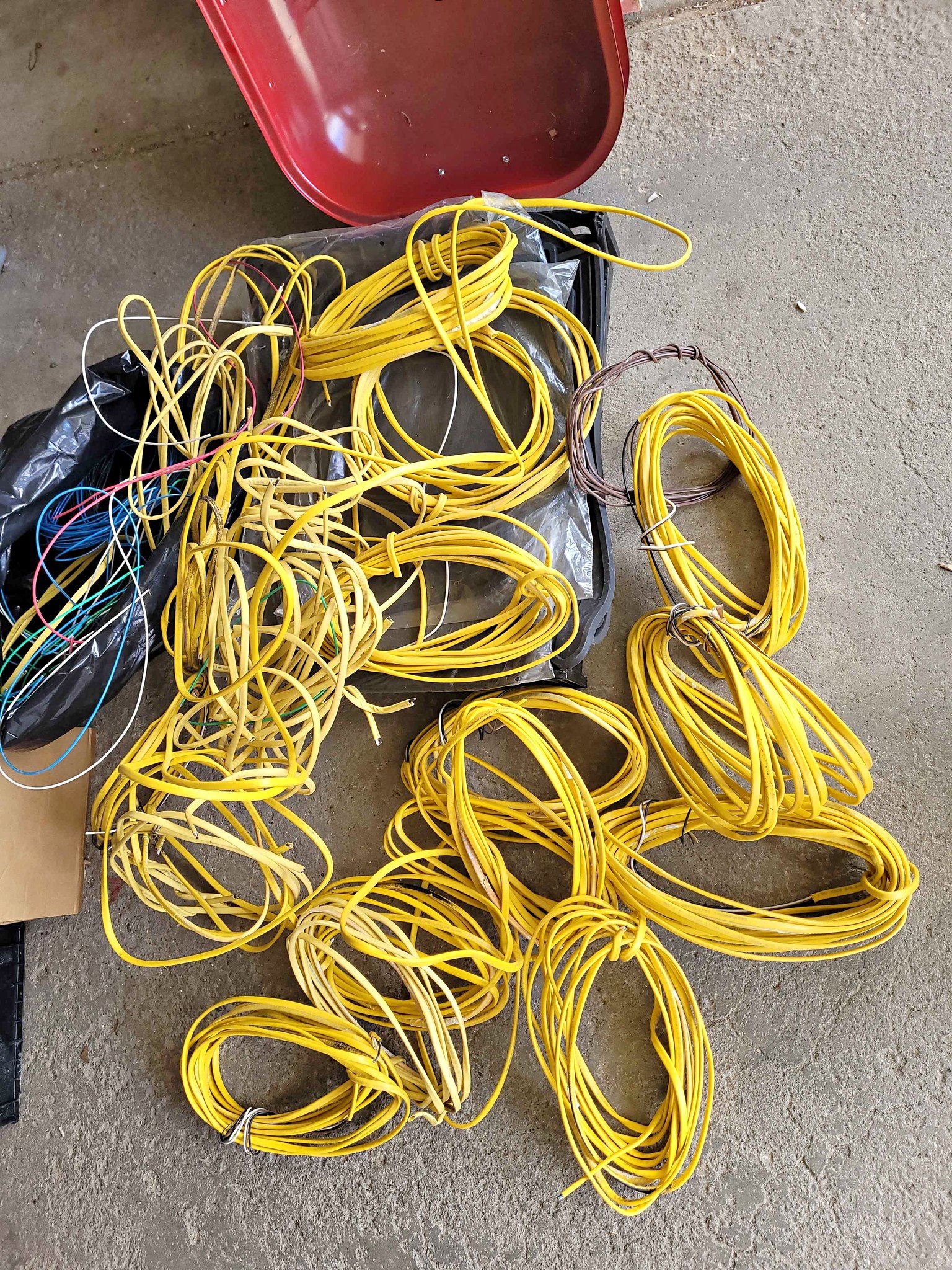 20amp Romex SIMpull 12/2 NM-B wire. Over 300Ft of yellow electrical ...