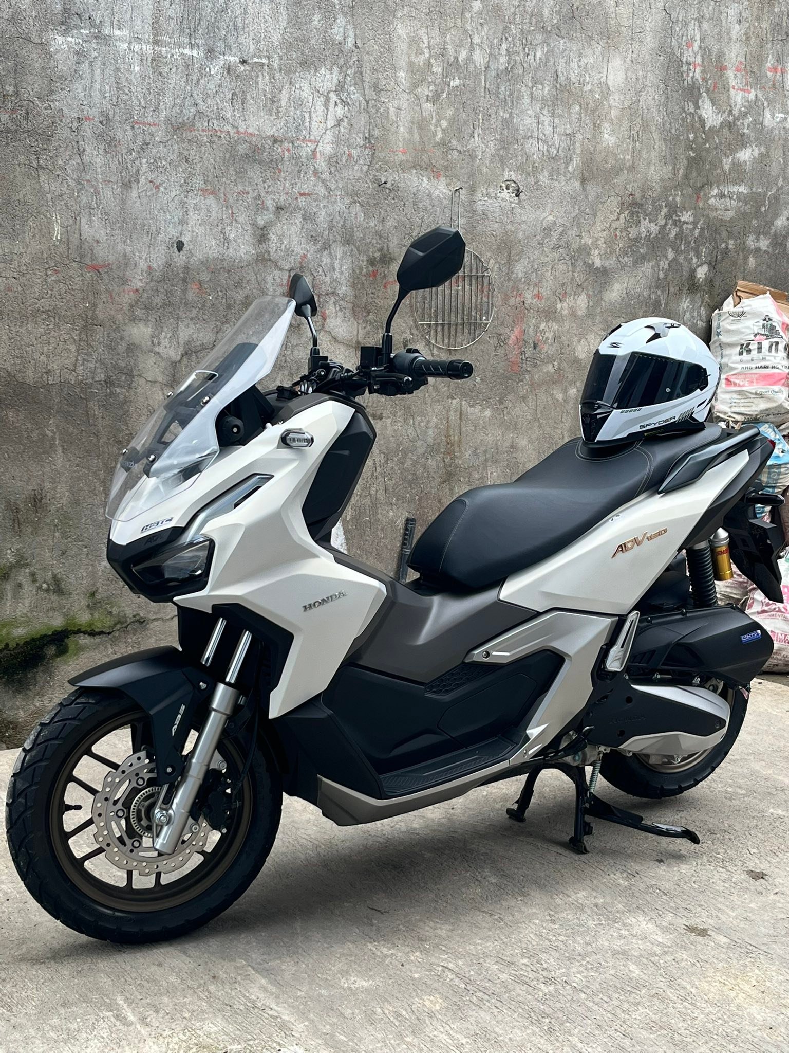Boss J - For sale ADV 160 1 month old palang 2k ODO... | Facebook