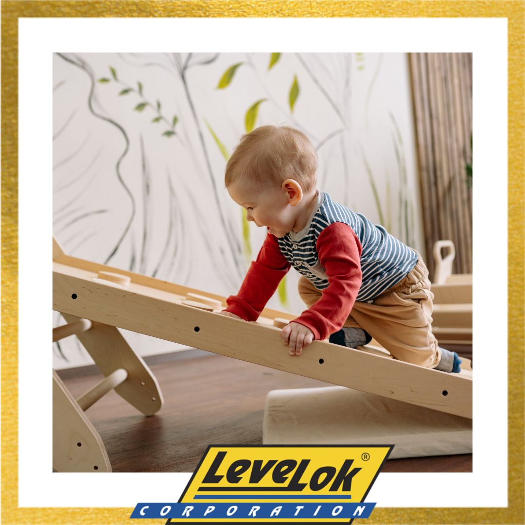 Levelok - 🪜 Ladder Safety Tip of the Week 🛠️ Always maintain 3 points ...
