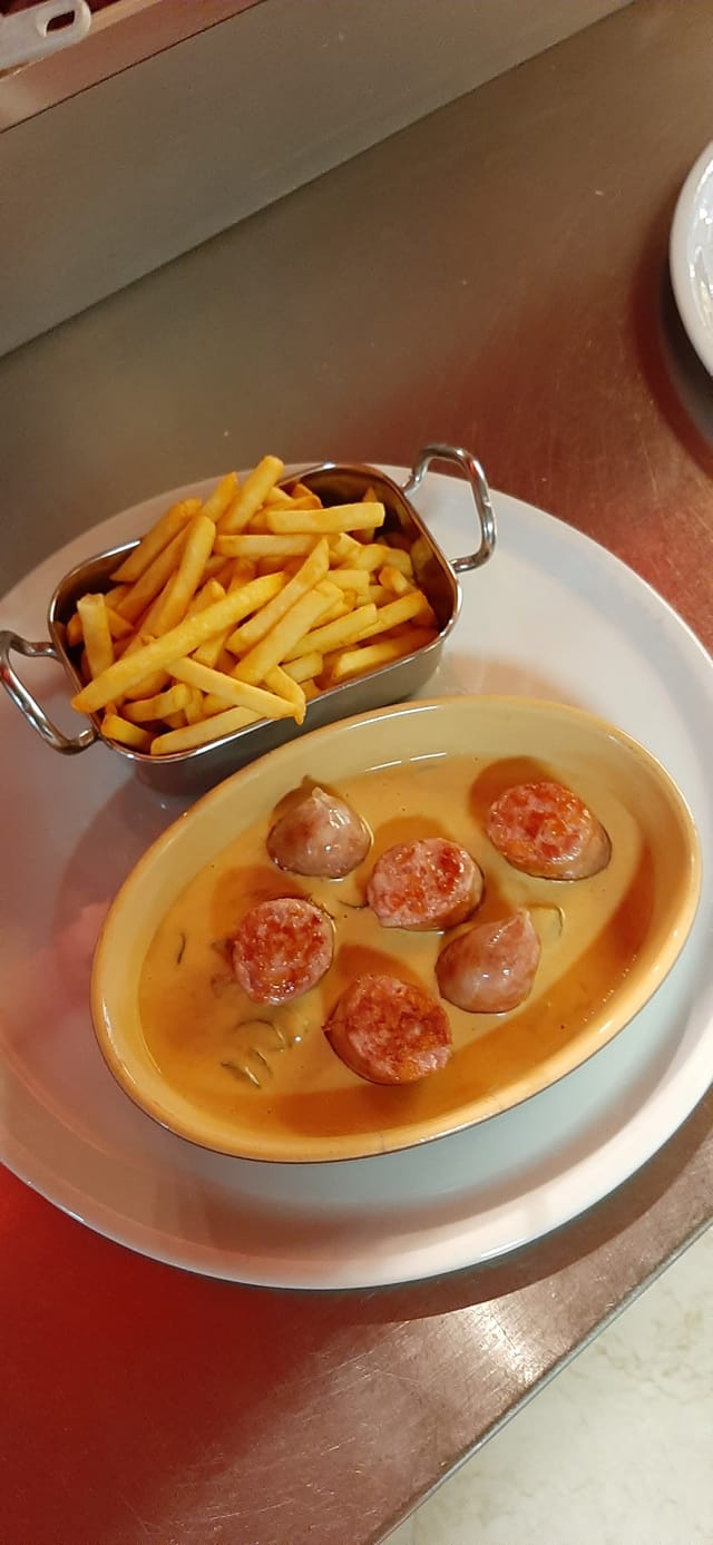 Pizza Napoli Saucisse De Toulouse Origine France Sauce Charcutiere Et Frites 9 90 Facebook
