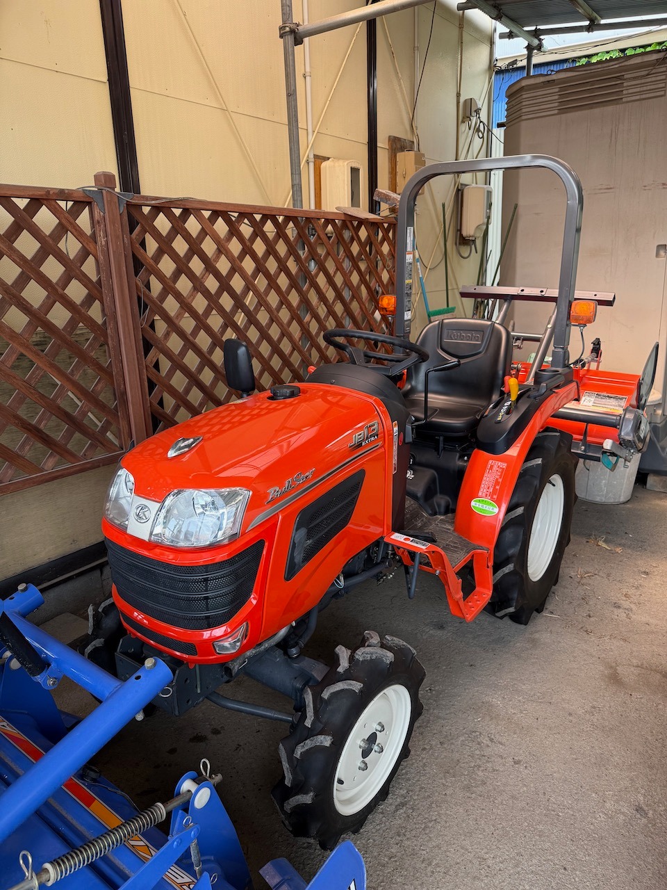 中古トラクター2台、中古乗用田植機が入荷しました！価格やスペック 