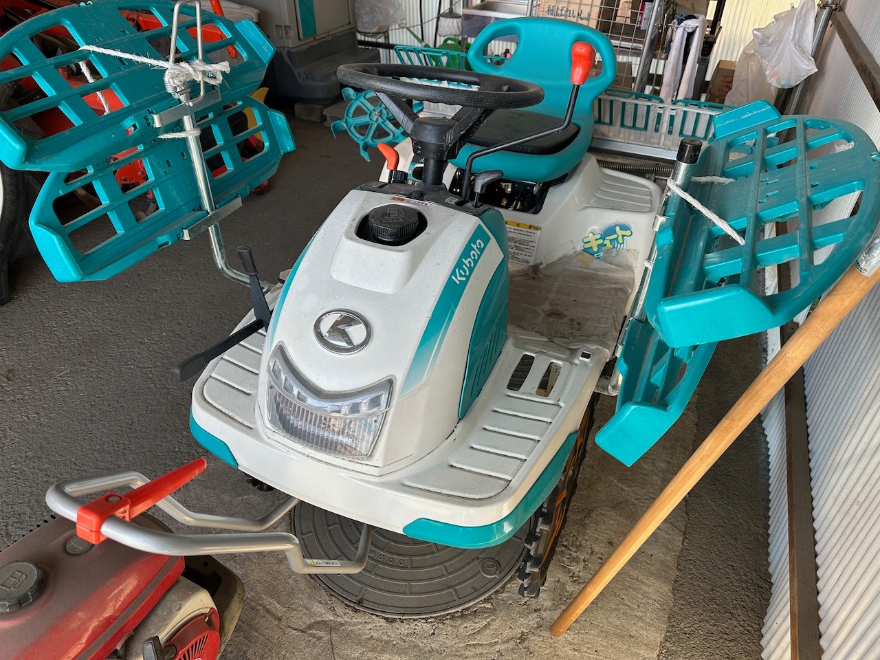 中古トラクター2台、中古乗用田植機が入荷しました！価格やスペック 