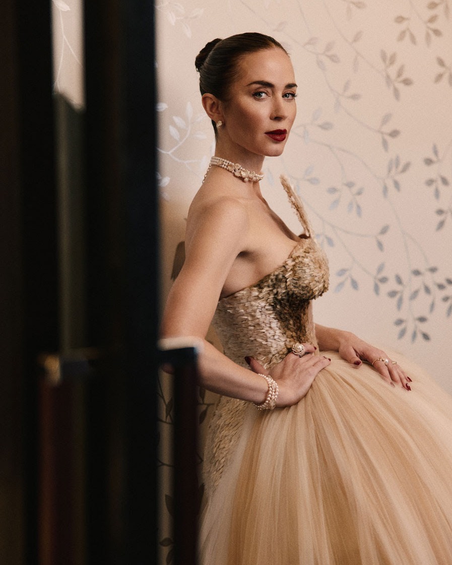 emily blunt gold dress Actress stepped onto the red carpet at the New York premiere of The Devil Wears Prada 2 wearing Mikimoto. Her look, featuring pieces from the Les Pétales Place Vendôme Roses Category:HOLIDAY DRESSES